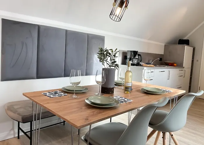 A3 - Haus Deichwind Koenigsberger Allee 36 - Feriendomizil Hollich *